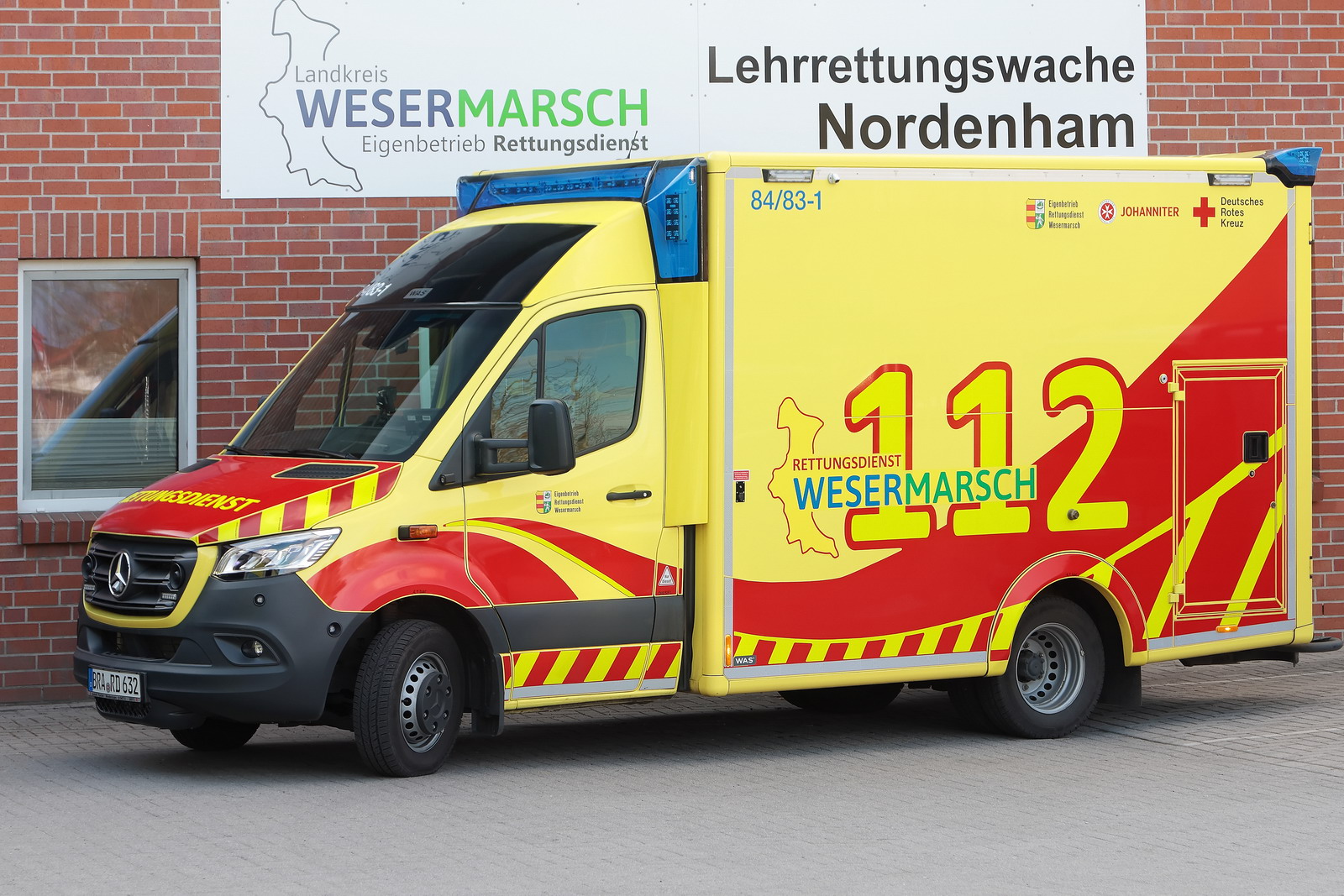 Rettungswagen Eigenbetrieb Rettungsdienst Wesermarsch